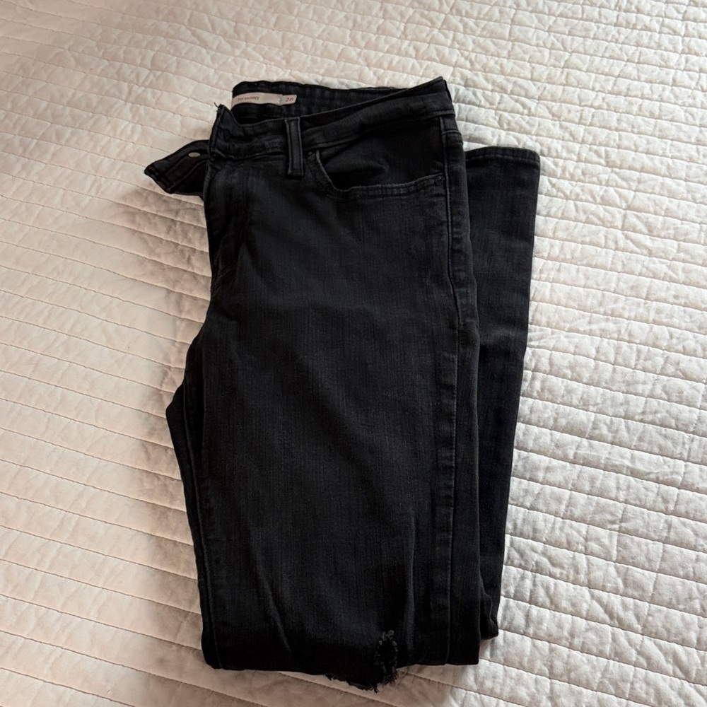 Levi's Women's Black Skinny Jeans 711 distressed